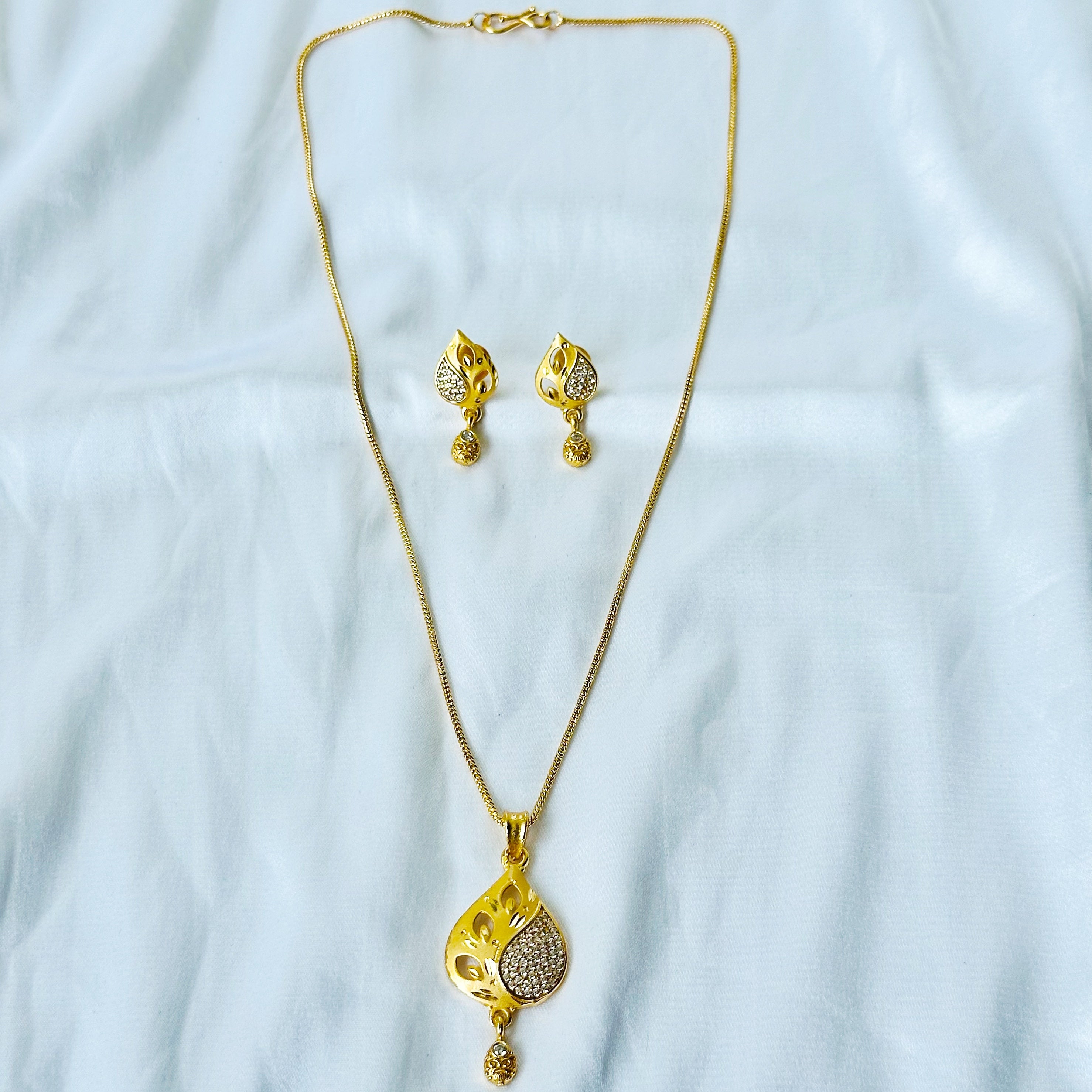 Leaf Drop Design American Diamond 1 Micron Gold Plated Pendant Set
