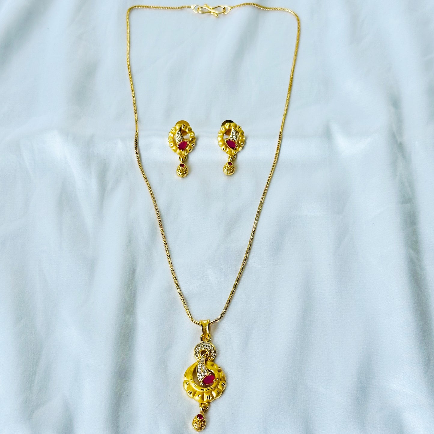 Round Drop Design American Diamond 1 Micron Gold Plated Pendant Set