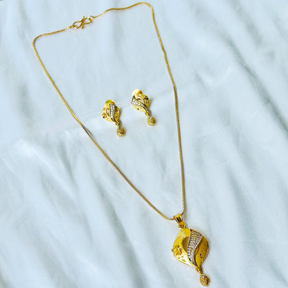 Drop Design American Diamond 1 Micron Gold Plated Pendant Set