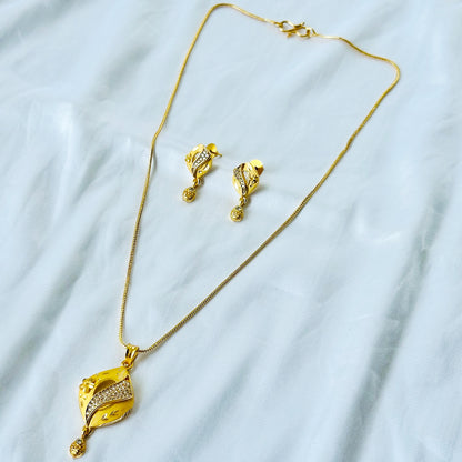 Drop Design American Diamond 1 Micron Gold Plated Pendant Set
