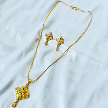 Abstract Floral Design American Diamond 1 Micron Gold Plated Pendant Set