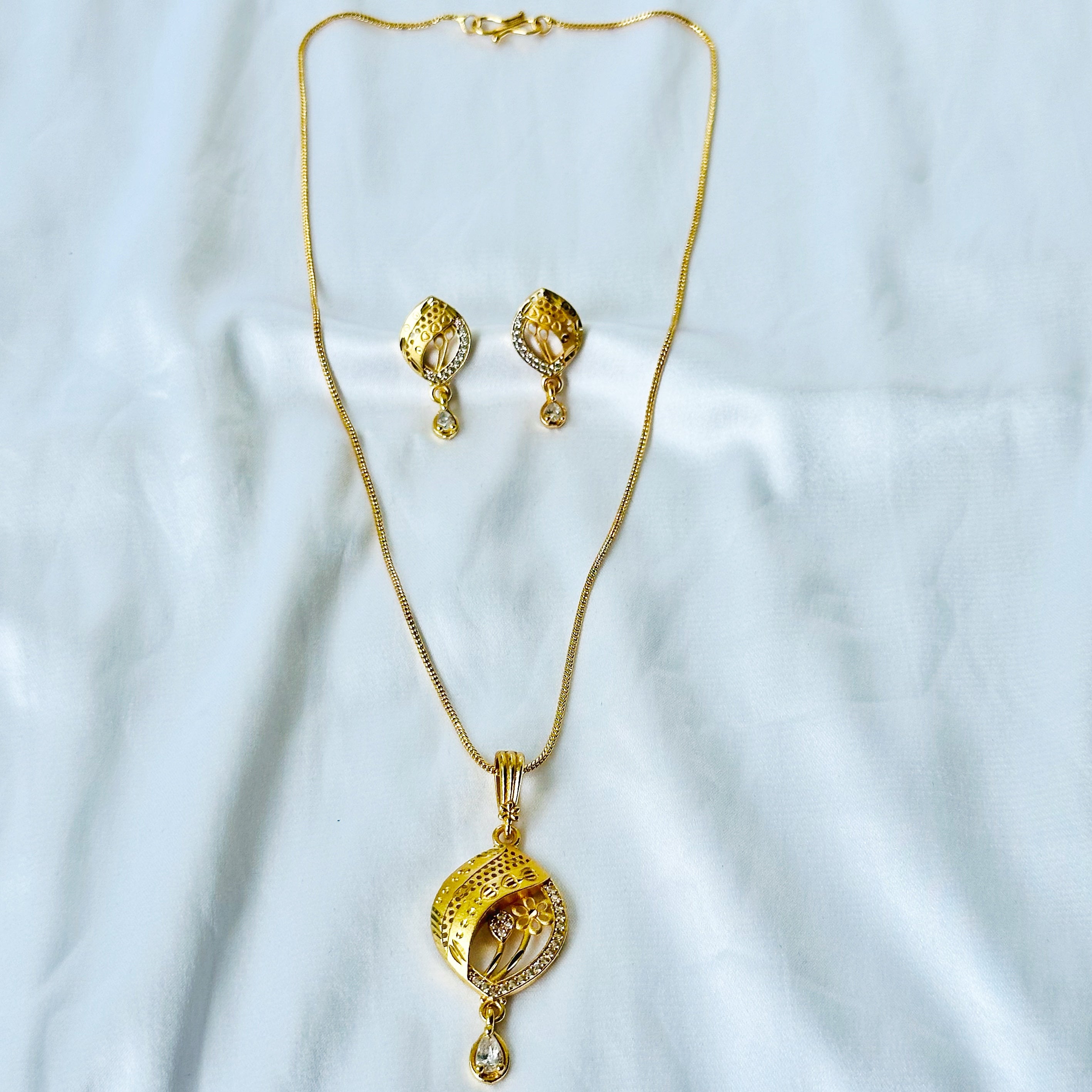 Leaf Drop Design American Diamond 1 Micron Gold Plated Pendant Set