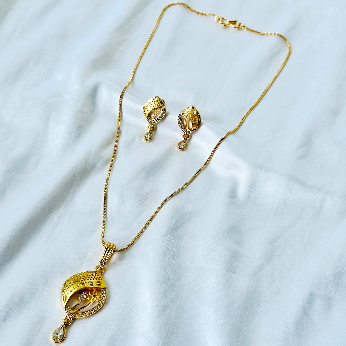Leaf Drop Design American Diamond 1 Micron Gold Plated Pendant Set