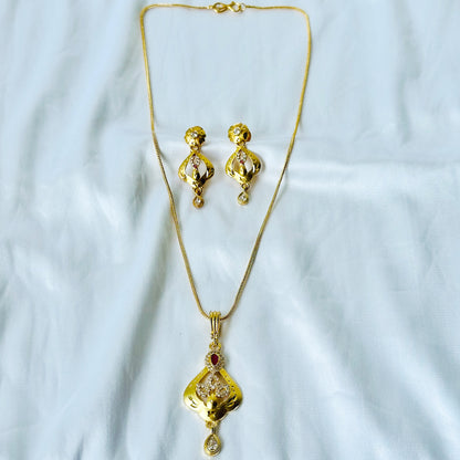 Abstract Design American Diamond 1 Micron Gold Plated Pendant Set