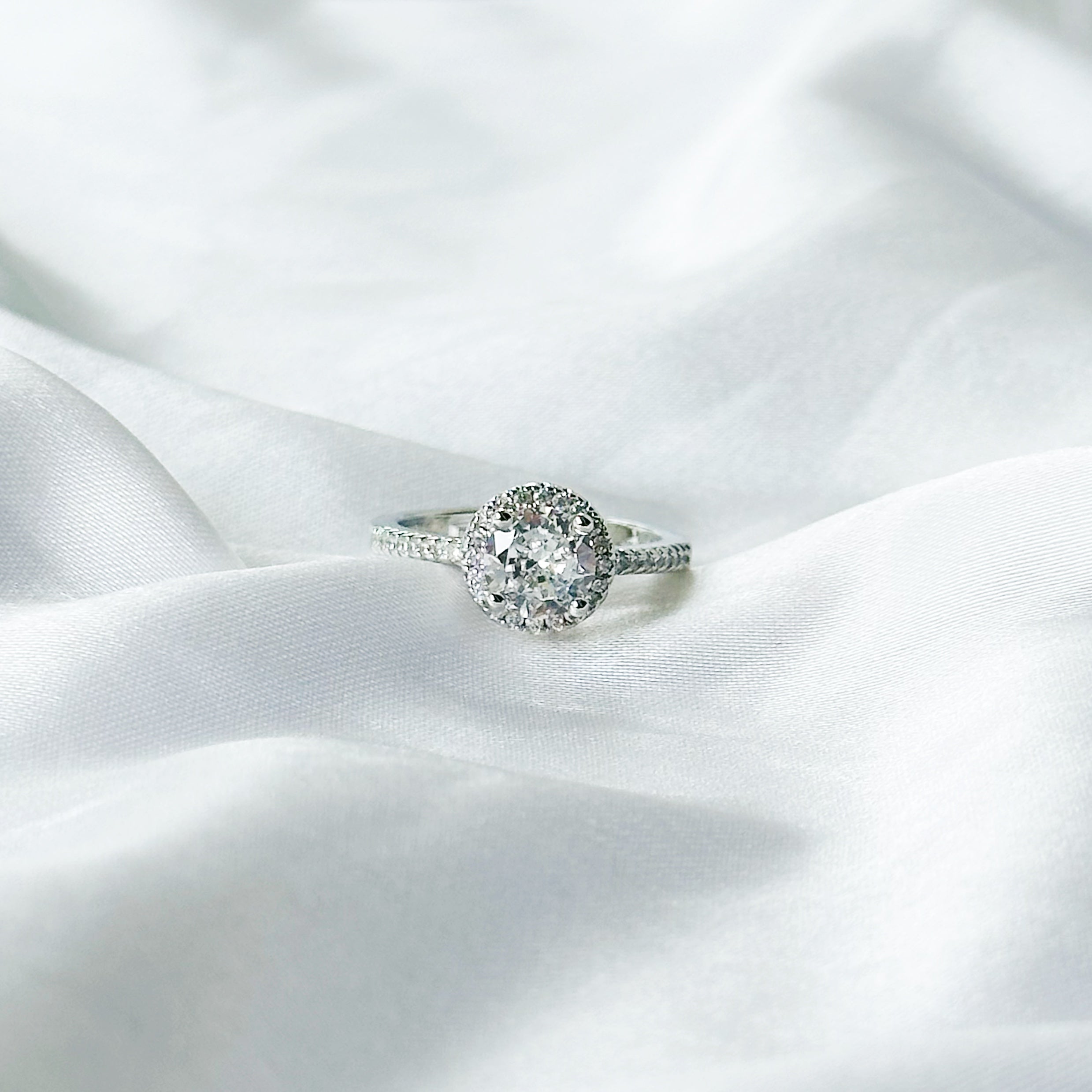 Solitaire Cubic Zircon Crushed Ice Cut Stone American Diamond Silver Plated Adjustable Ring