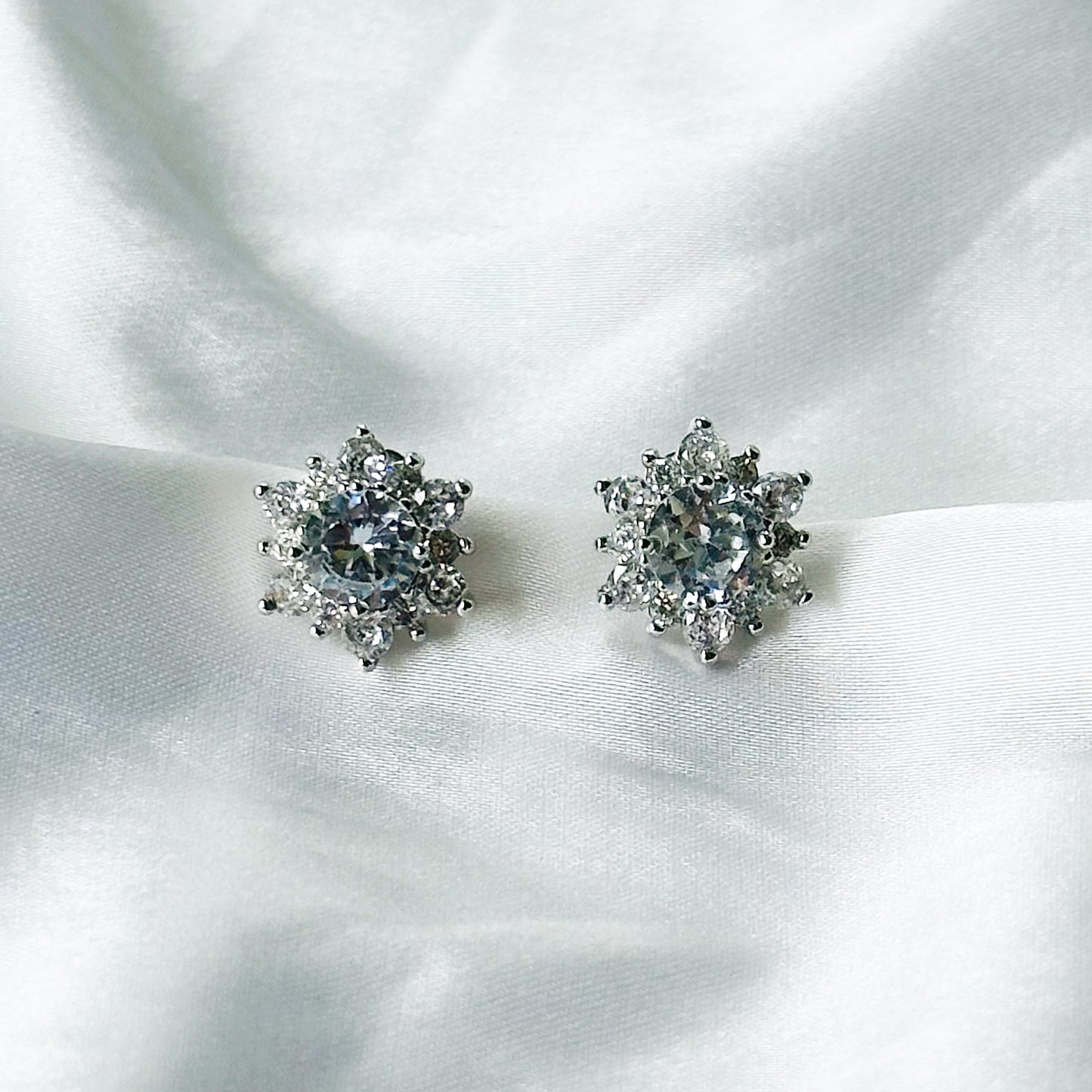 Solitaire Cubic Zircon Crushed Ice Cut Diamond Silver Plated Stud Earrings