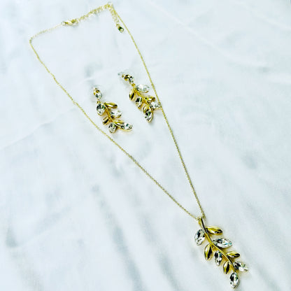 Solitaire Cubic Zirconia Leaf DesignAmerican Diamond Gold Plated Pendant Set