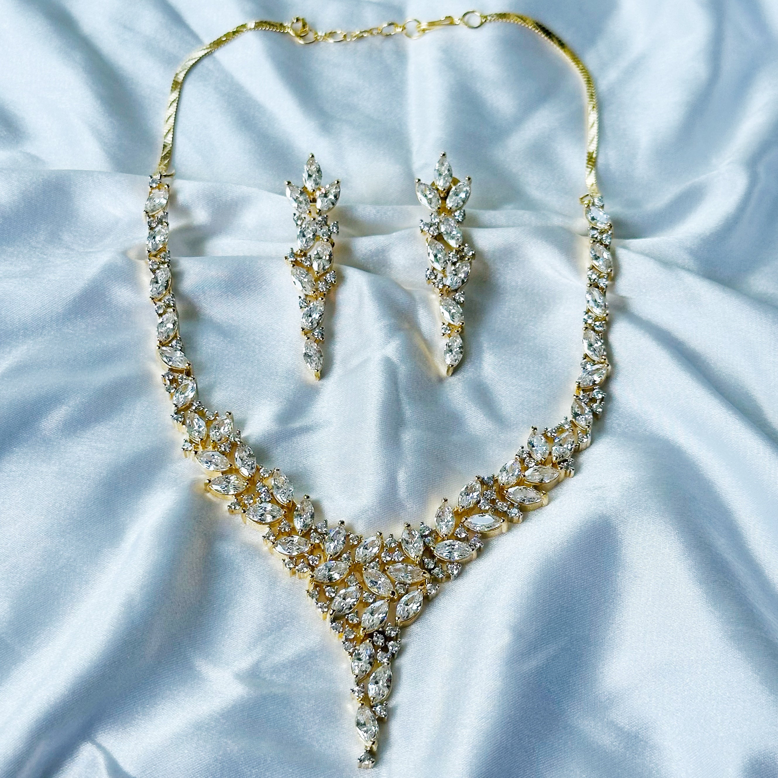 Solitaire Cubic Zircon American Diamond Gold/Silver Plated Necklace Set