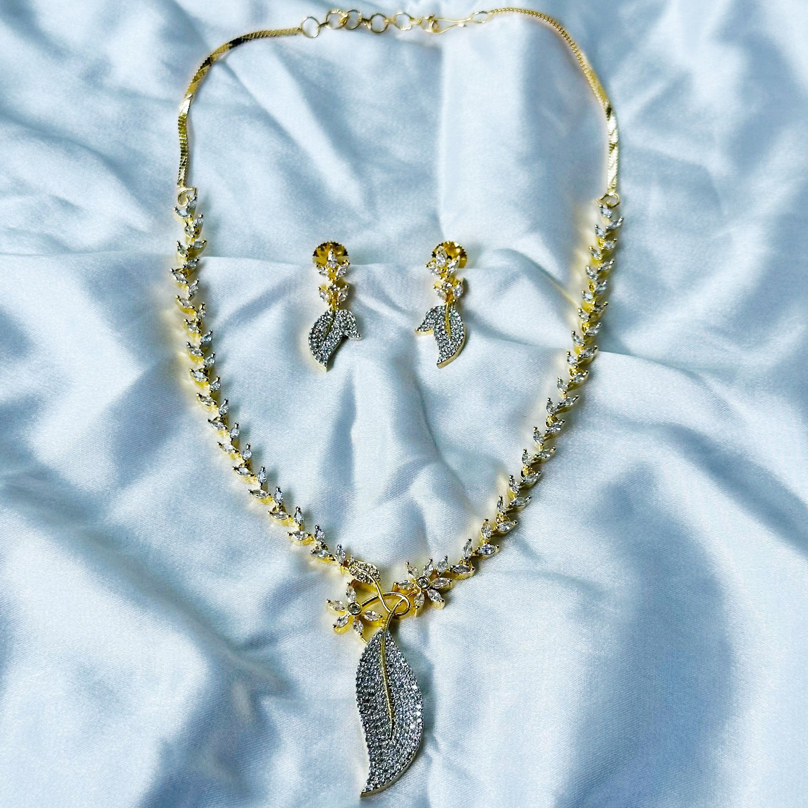 Solitaire Cubic Zircon American Diamond Gold/Silver Plated Necklace Set
