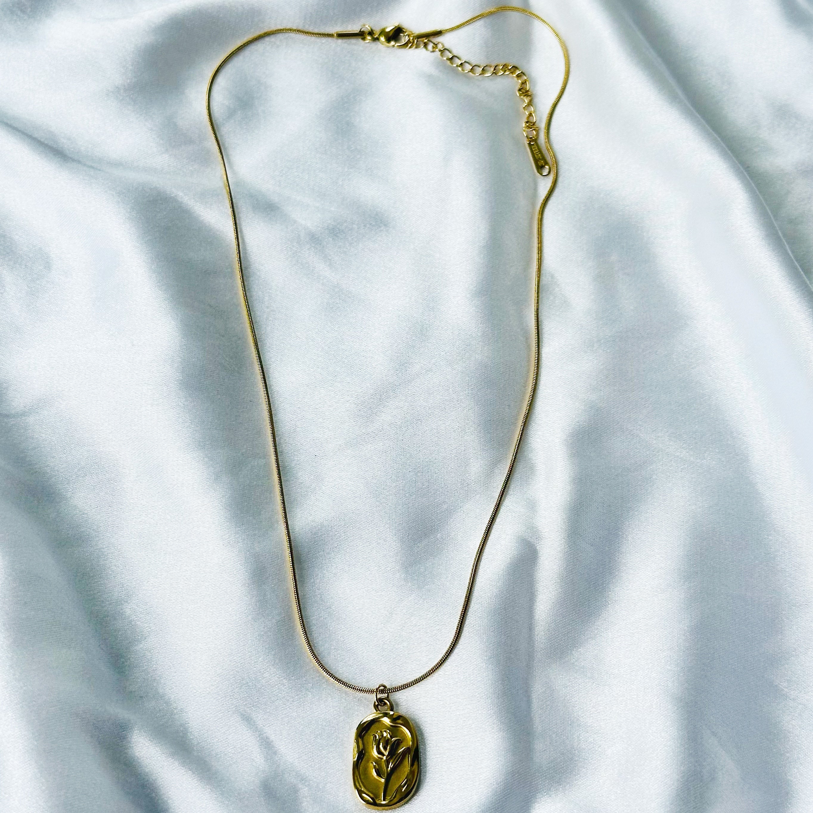 Floral Design Anti-Tarnish Stainless Steel Gold Plated Necklace