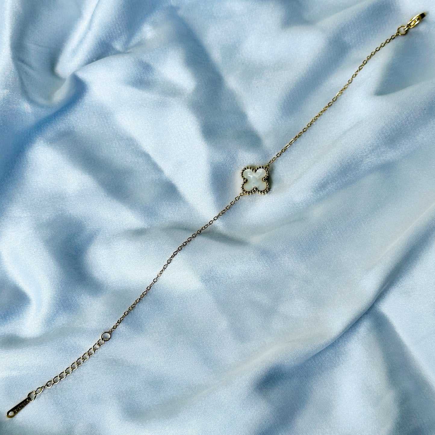 White Floral Design Gold Plated Adjustable Stainless Steel Chain Bracelet