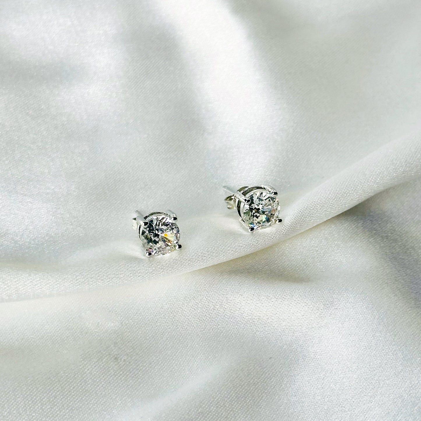 Solitaire Cubic Zircon Crushed Ice Cut Diamond Silver Plated Stud Earrings